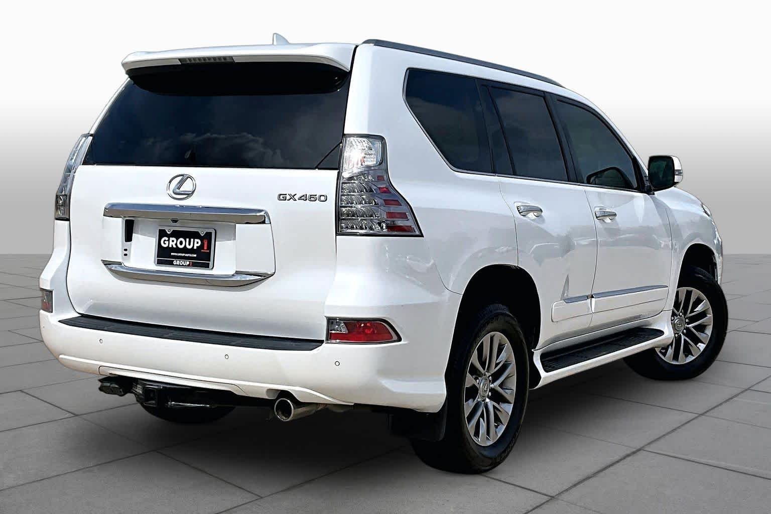 Used 2018 Starfire Pearl Lexus Luxury image 13
