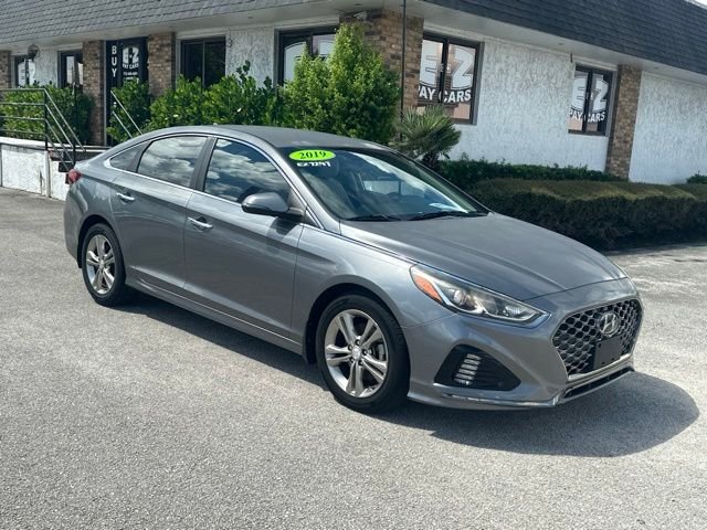 Used 2019 Gray Hyundai SEL image 4