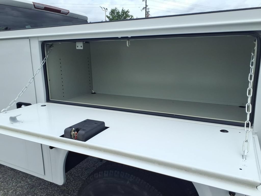 New 2025 Summit White Chevrolet Work Truck image 27
