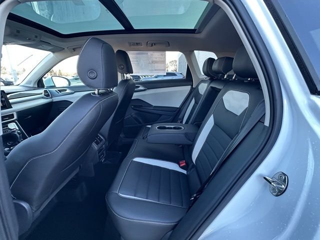 New 2026 Pure White Volkswagen 1.5T SEL image 33