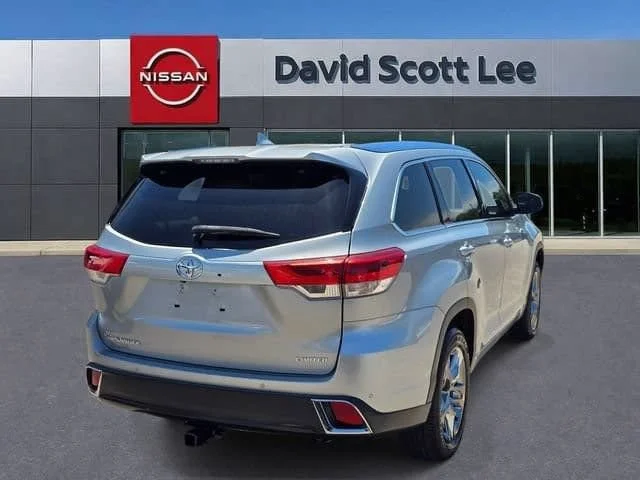 Used 2017 Celestial Silve Toyota Limited image 5
