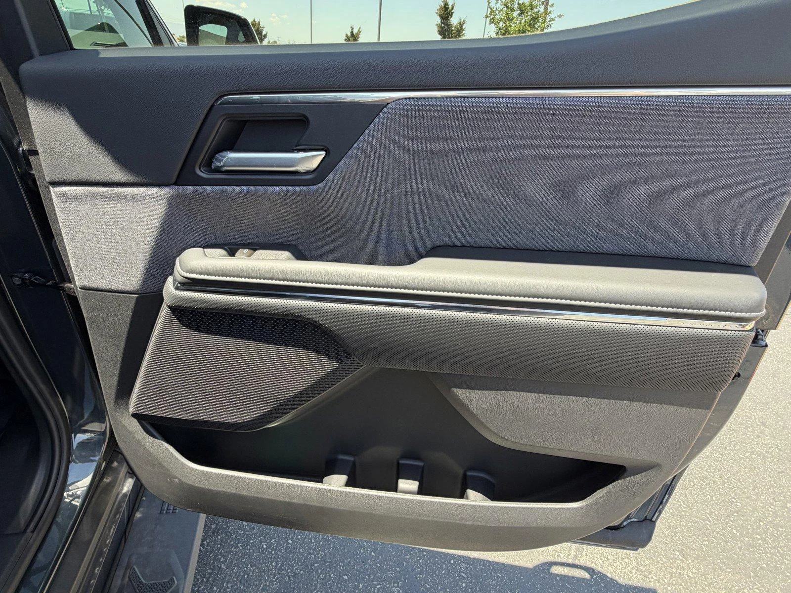 New 2026 Deep Ocean Metallic GMC Elevation Standard Range image 12