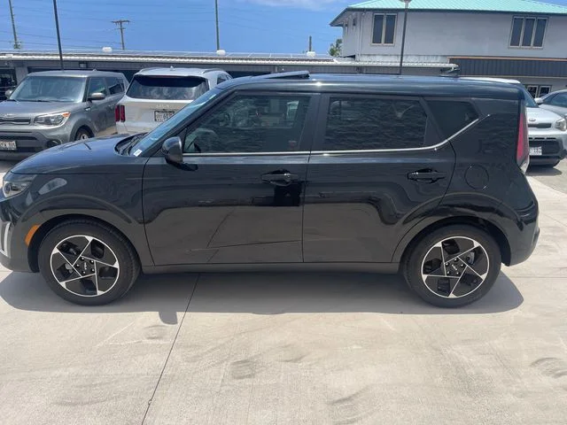 Used 2025 Black Kia EX image 3