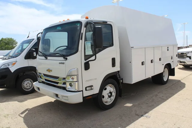 2024 Chevrolet Low Cab Forward 4500 HG NA