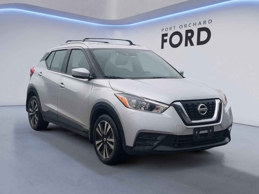 Used 2018 Silver Nissan SV image 9