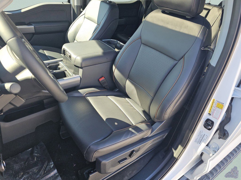 New 2026 Oxford White Ford LARIAT image 6