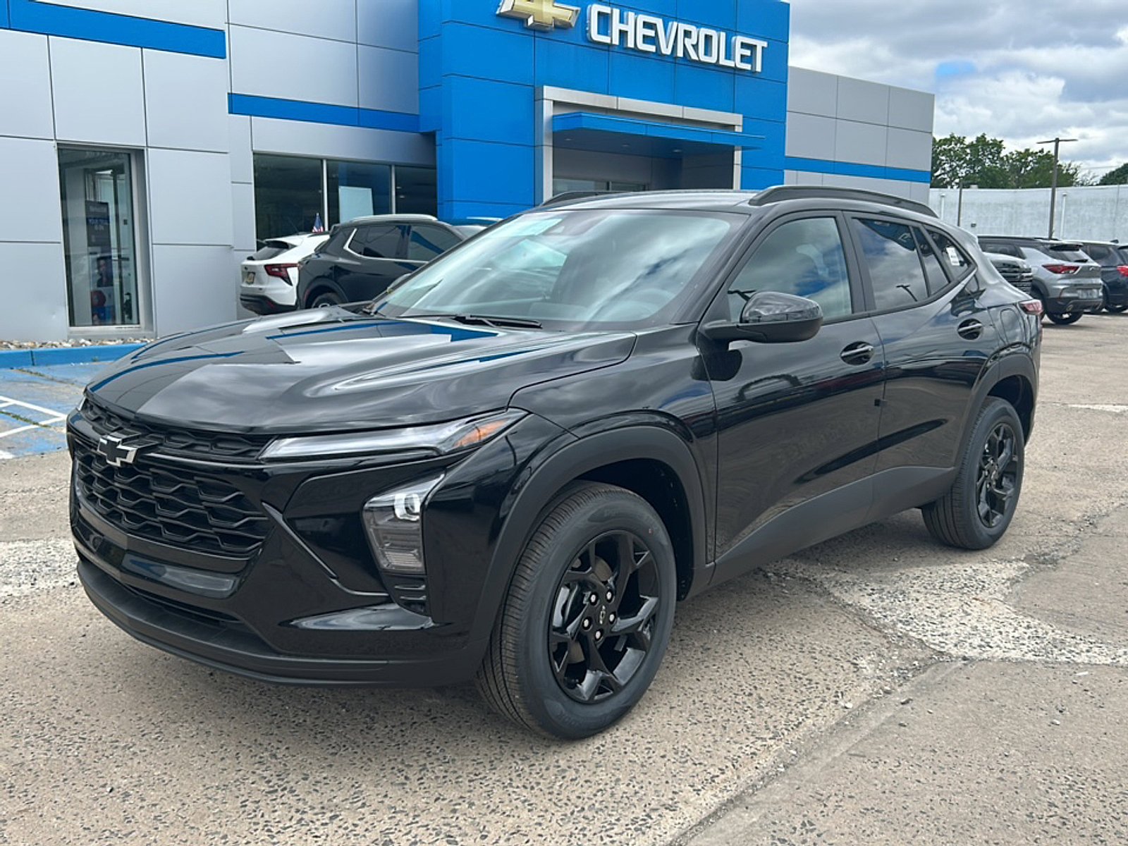 New 2026 Mosaic Black Metallic Chevrolet LT image 5