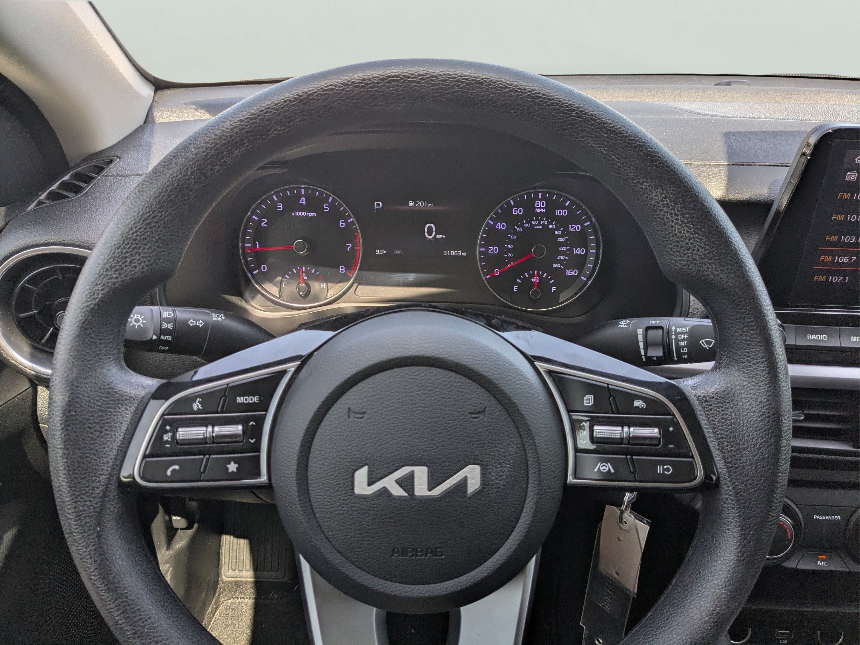 2023 Kia Forte LXS - Photo 23