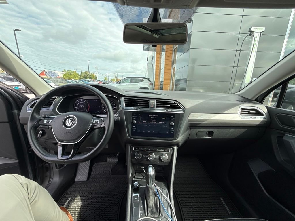 Used 2019 Platinum Gray Metallic Volkswagen 2.0T SEL image 20