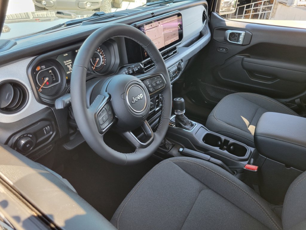 2027 Jeep Wrangler 4-Door photo 3