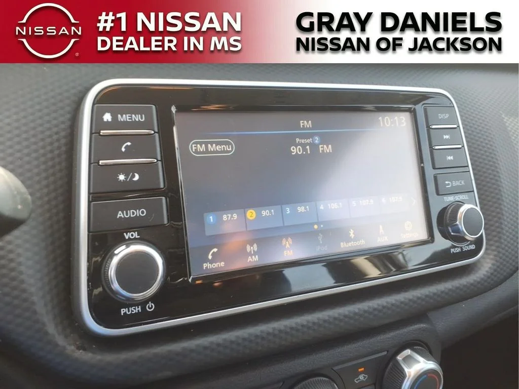 Used 2022 Gray Nissan S image 16