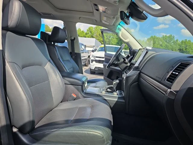 Used 2017  Toyota Base image 11