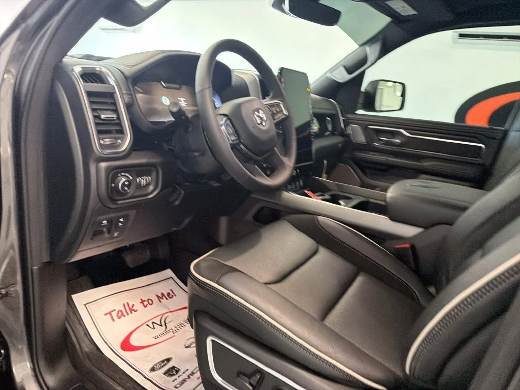 New 2026 Granite Crystal Metallic Clear-Coat Exterior Paint RAM Laramie image 11