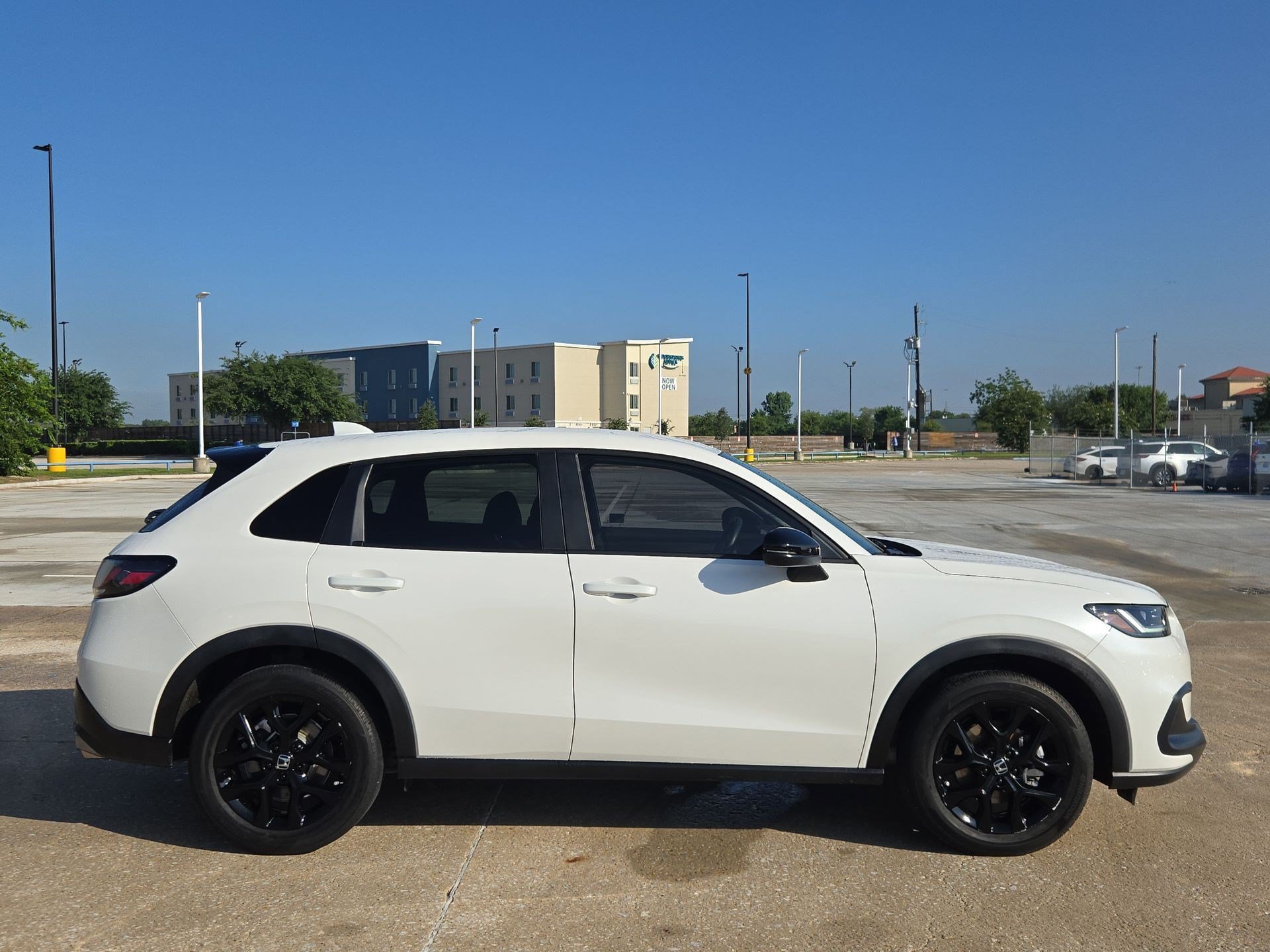 Used 2024 Platinum White Pearl Honda 5DR 2WD SPORT image 34