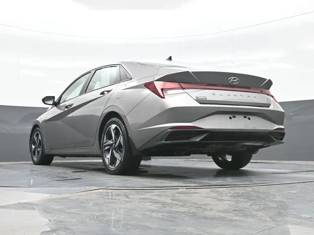 Used 2023 Silver Hyundai SEL image 19
