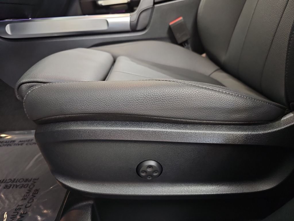 2026 Mercedes-Benz GLB GLB 250 - Photo 32