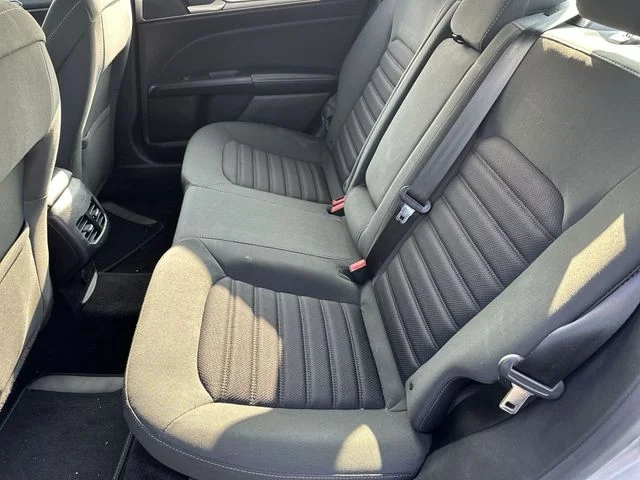 Used 2018 Silver Ford SE image 25