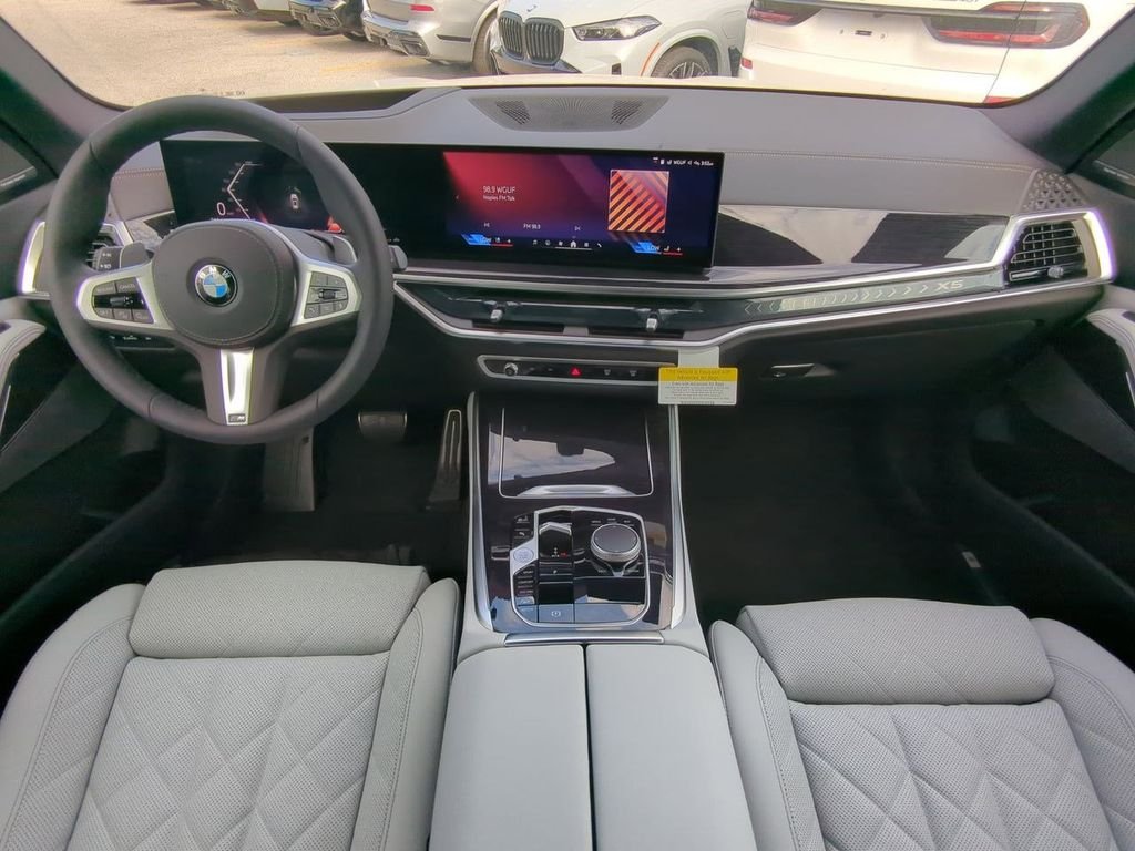New 2026 Alpine White BMW xDrive40i image 15