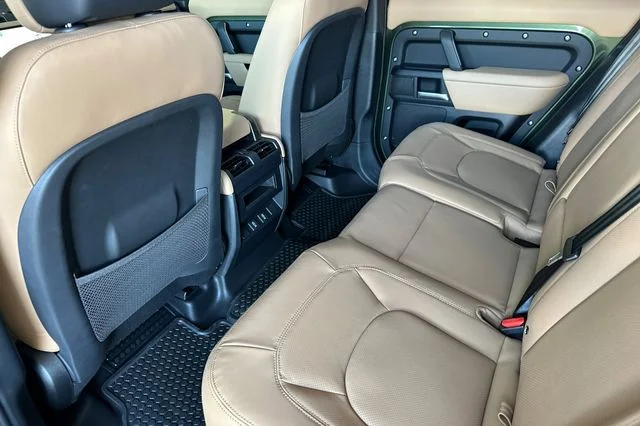 New 2026 Woolstone Green Land Rover X-Dynamic SE image 11