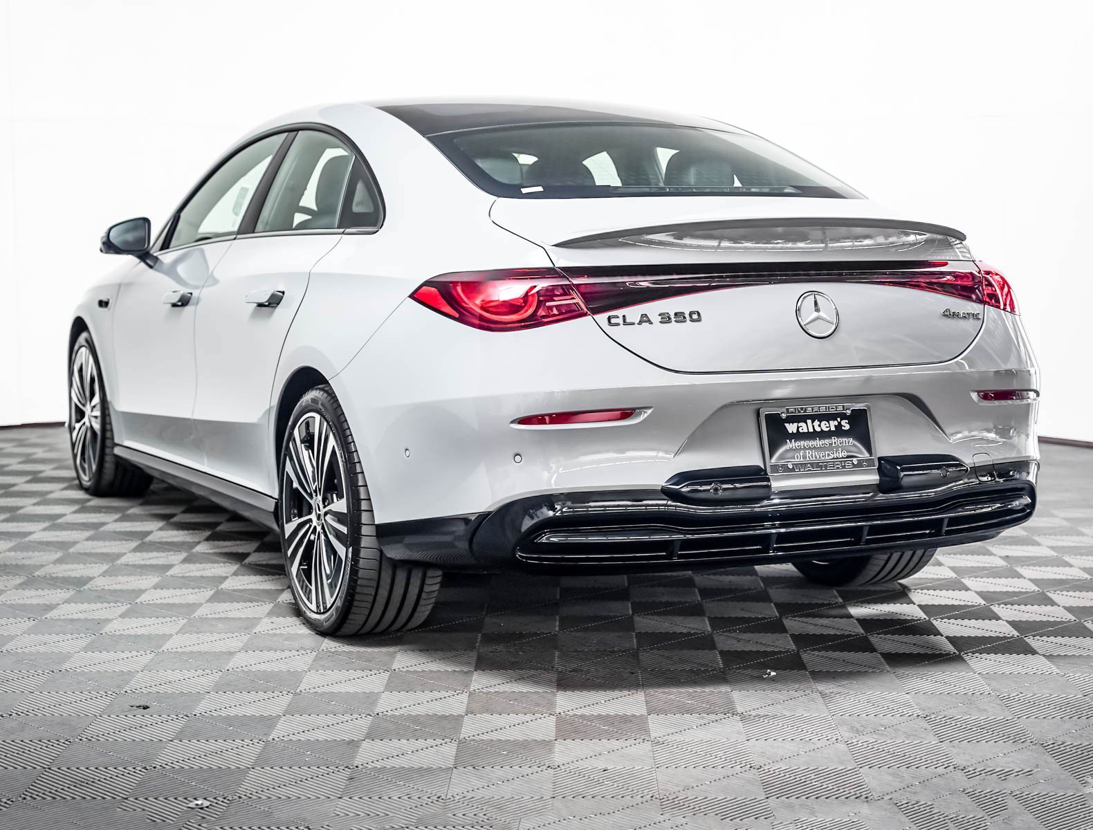 New 2027 MANUFAKTUR Alpine Grey Mercedes-Benz CLA 350 image 2