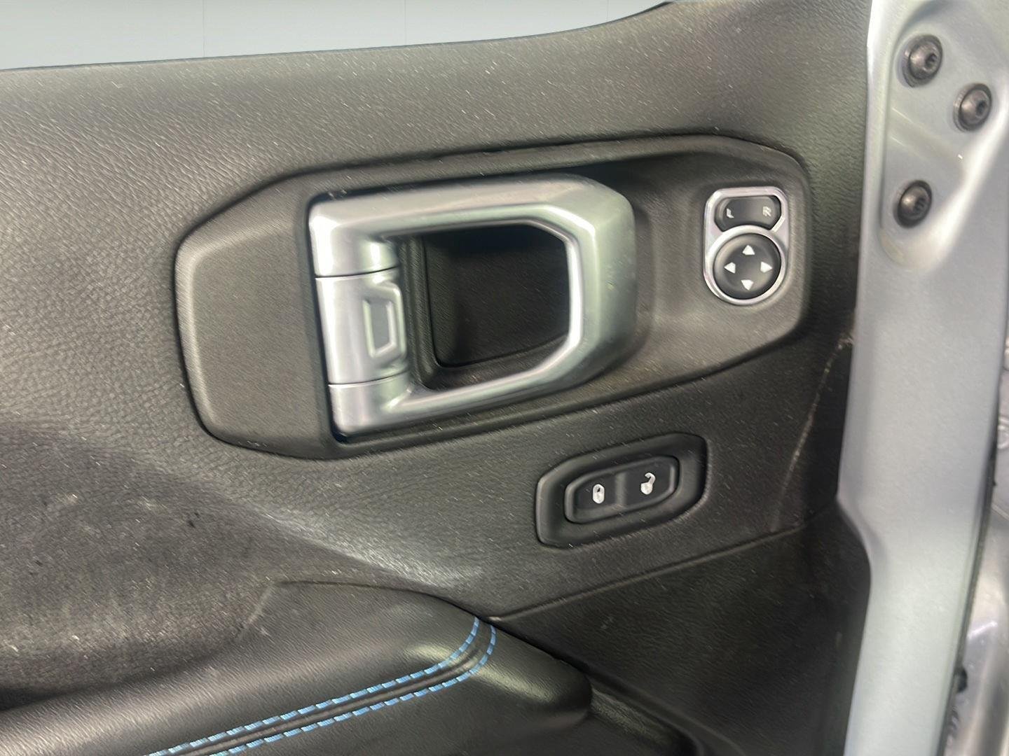 Used 2024 Silver Zynith Clearcoat Jeep High Altitude image 36