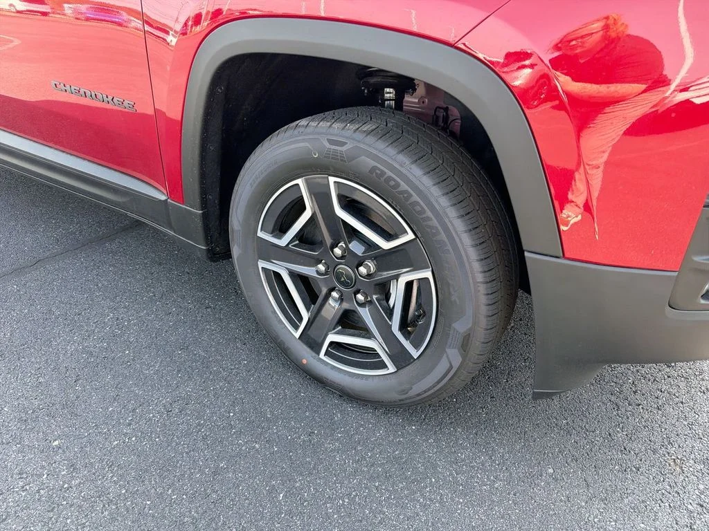 New 2026 Red Hot Pearl-Coat Exterior Paint Jeep Limited image 16
