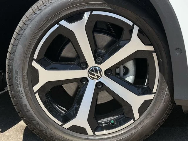 New 2026 White Volkswagen 2.0T SE image 6