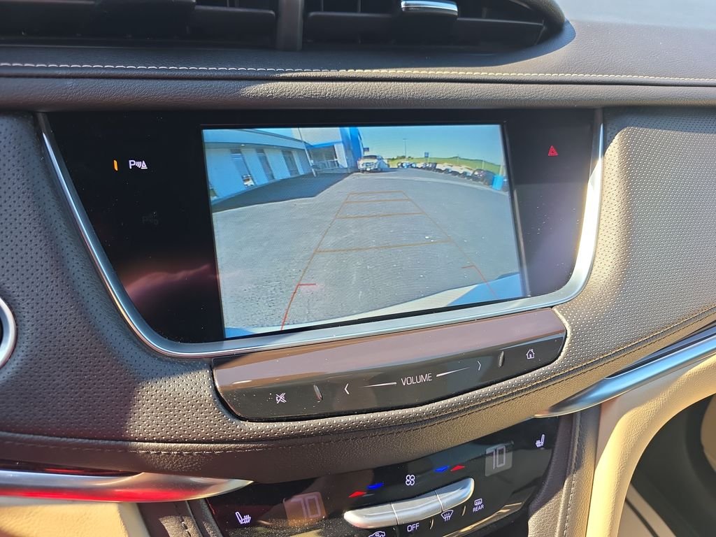 Used 2018 White Cadillac Luxury image 18