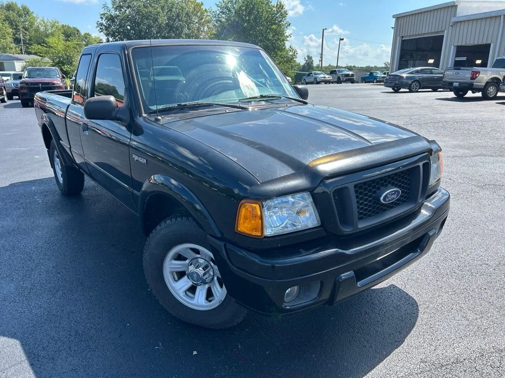 Used 2005 Black Ford  image 1