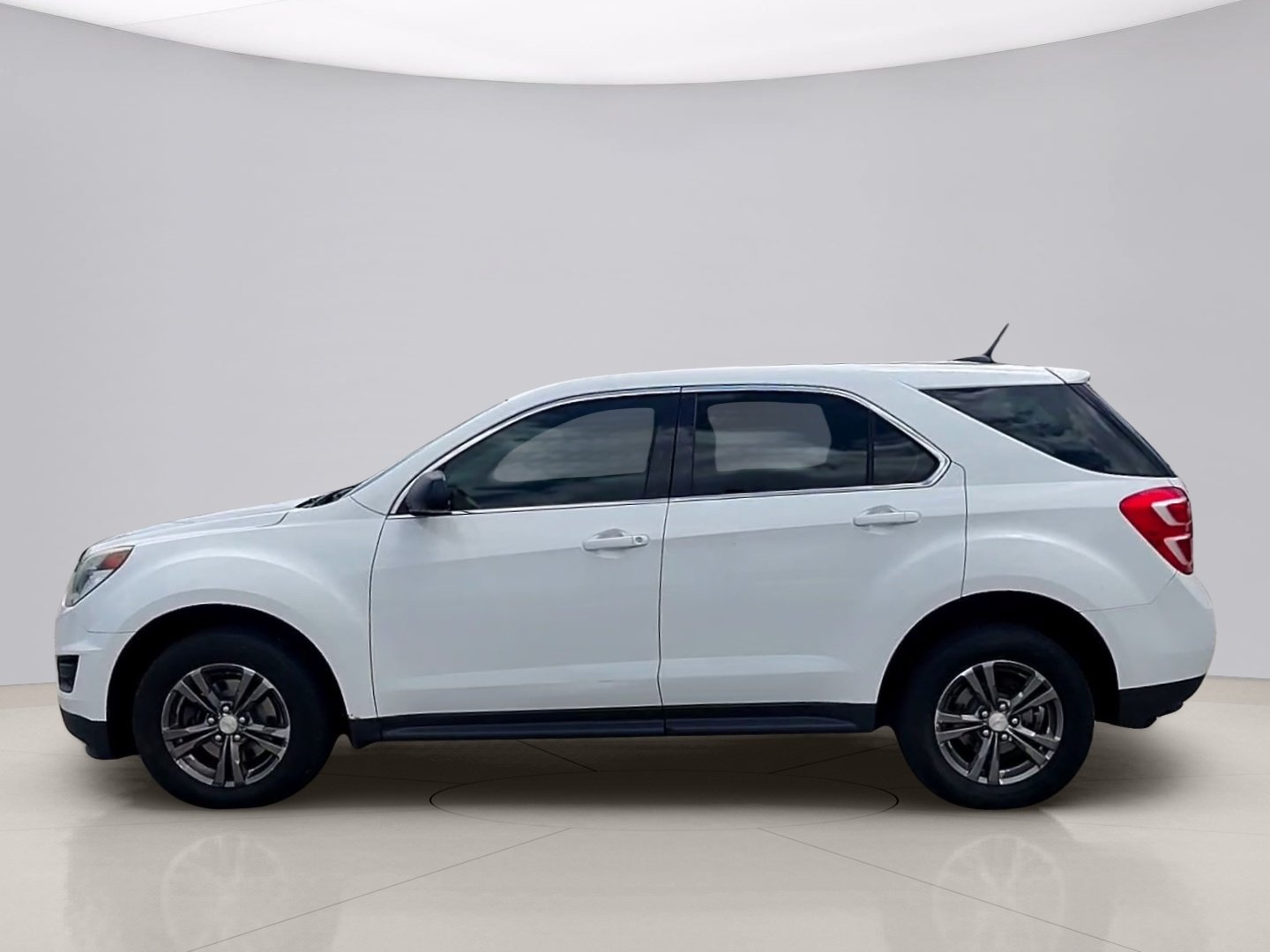 Used 2016 White Chevrolet LS AWD image 2