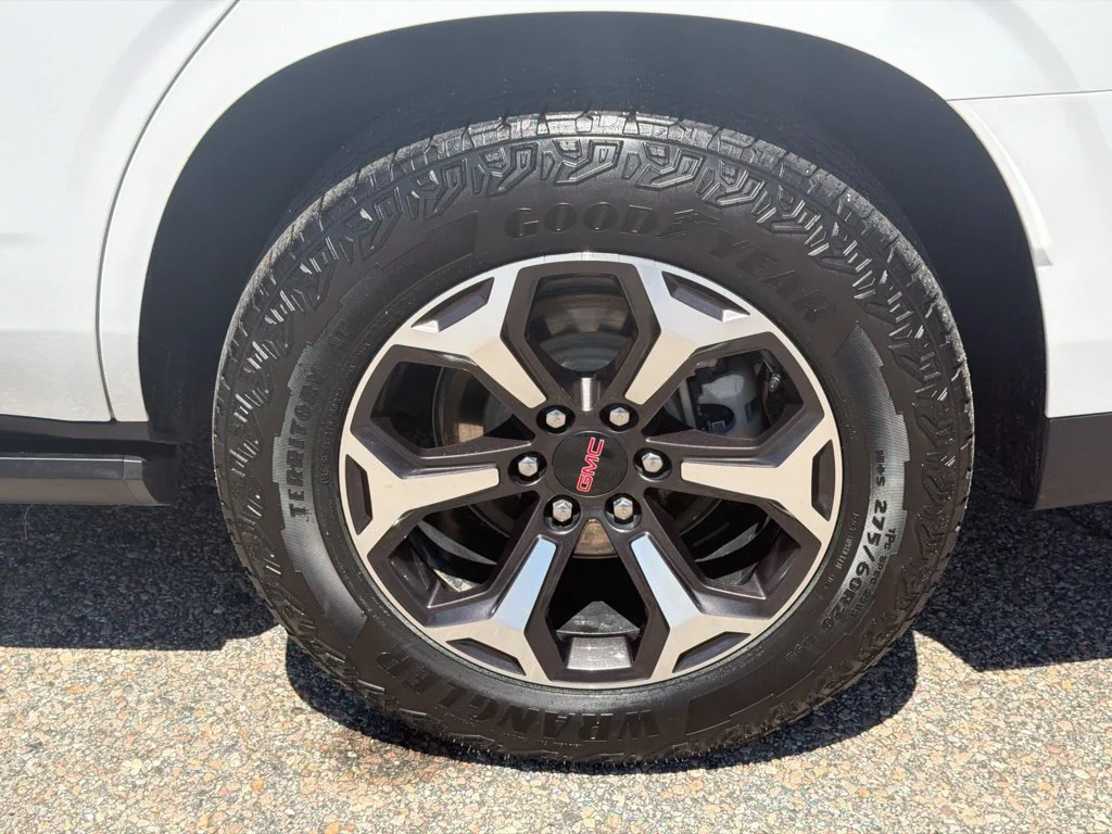 2025 GMC Yukon AT4 Ultimate - Photo 13