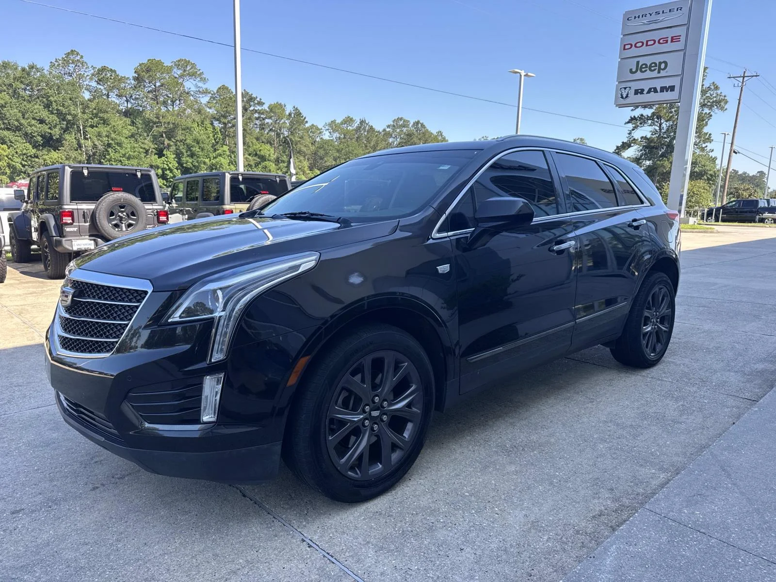 Used 2018 Black Cadillac FWD 4dr Luxury image 3