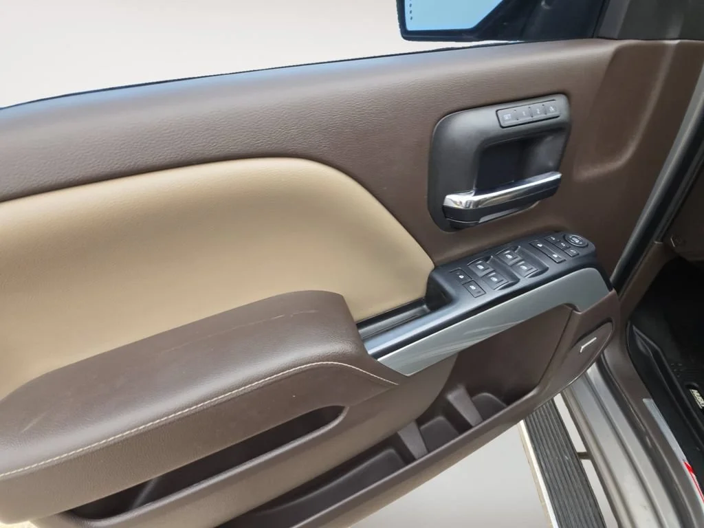 Used 2017 PEPPERDUST METALLIC Chevrolet LTZ image 10