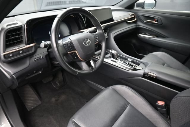 Used 2025  Toyota XLE image 17
