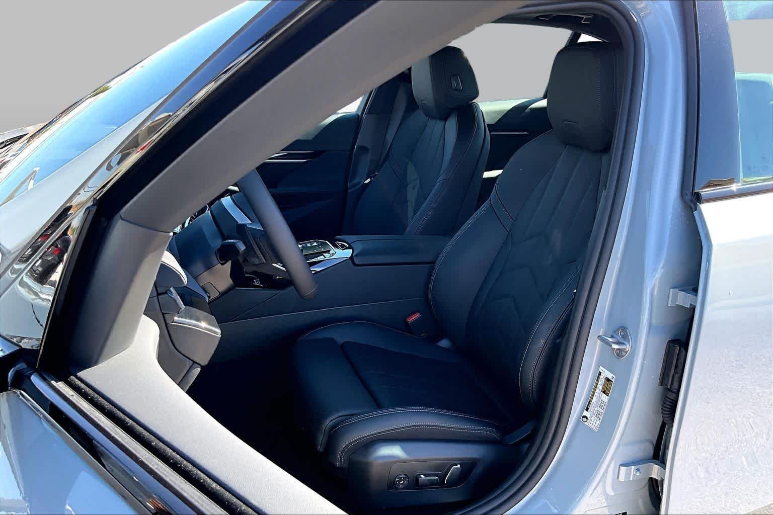 New 2027 Brooklyn Grey Metallic BMW 530i image 9