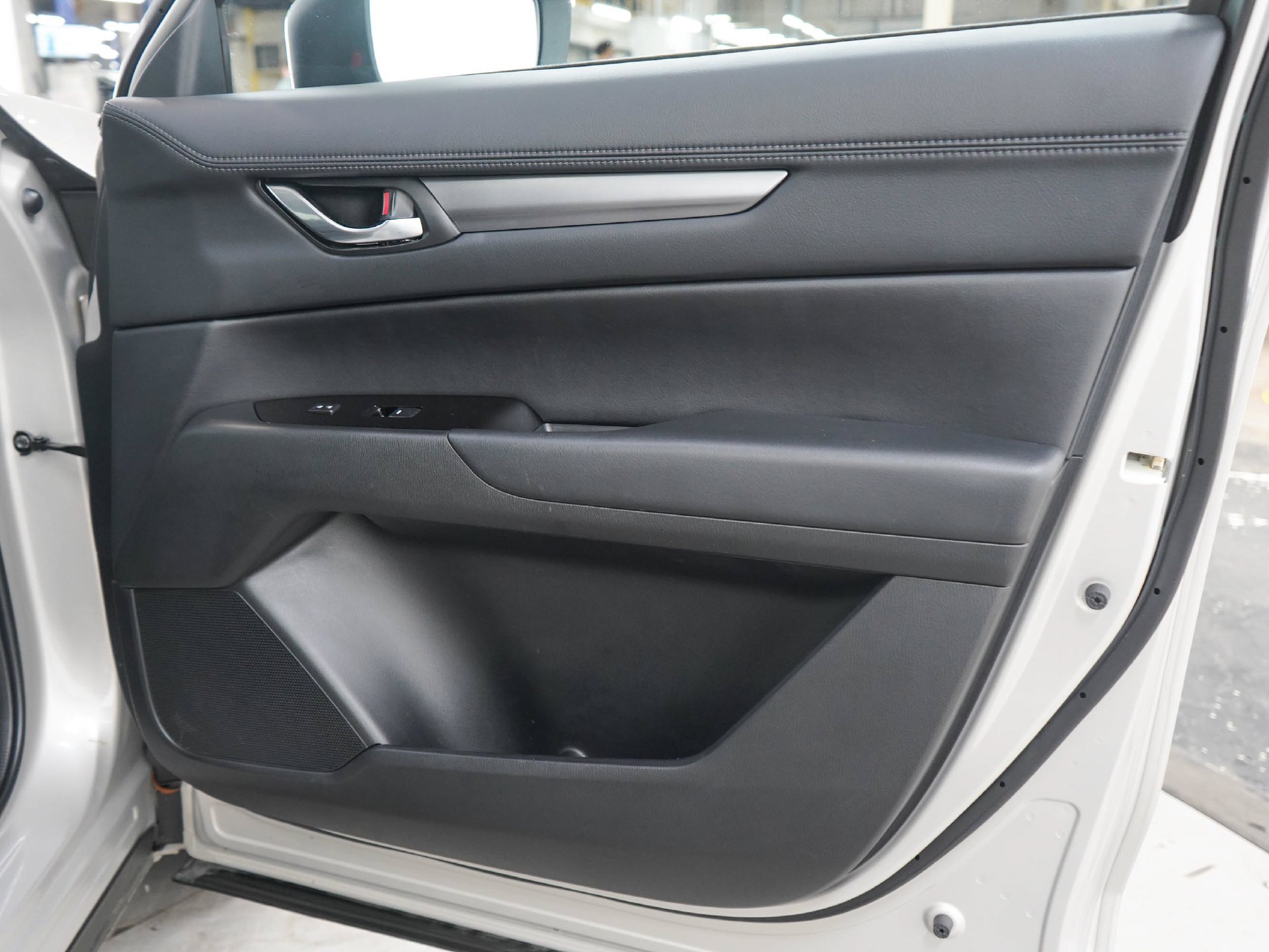 Used 2025 Platinum Quartz Metallic Mazda 2.5 S Select Package image 10