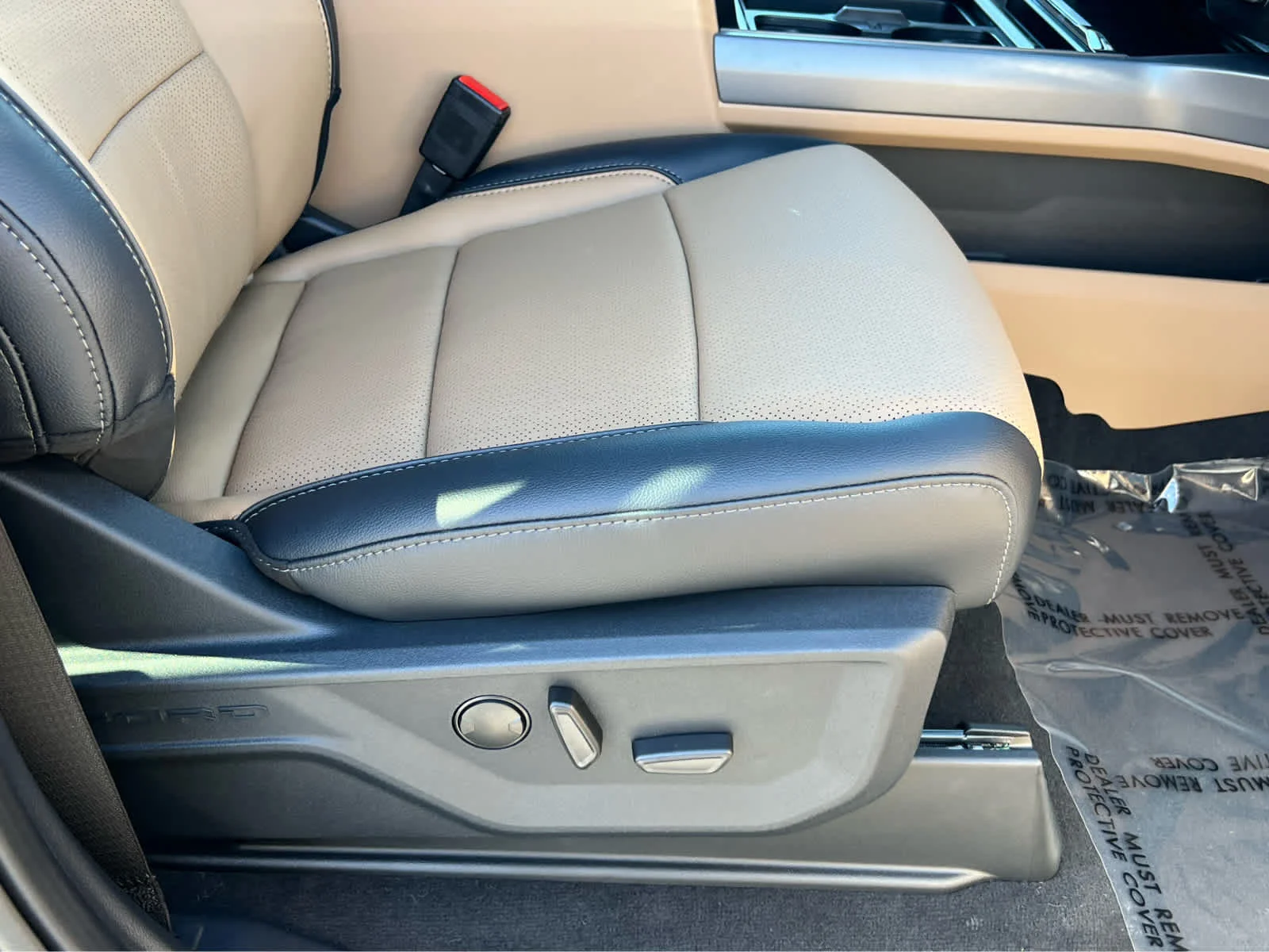 New 2026 Agate Black Metallic Ford F-350® Lariat® image 20
