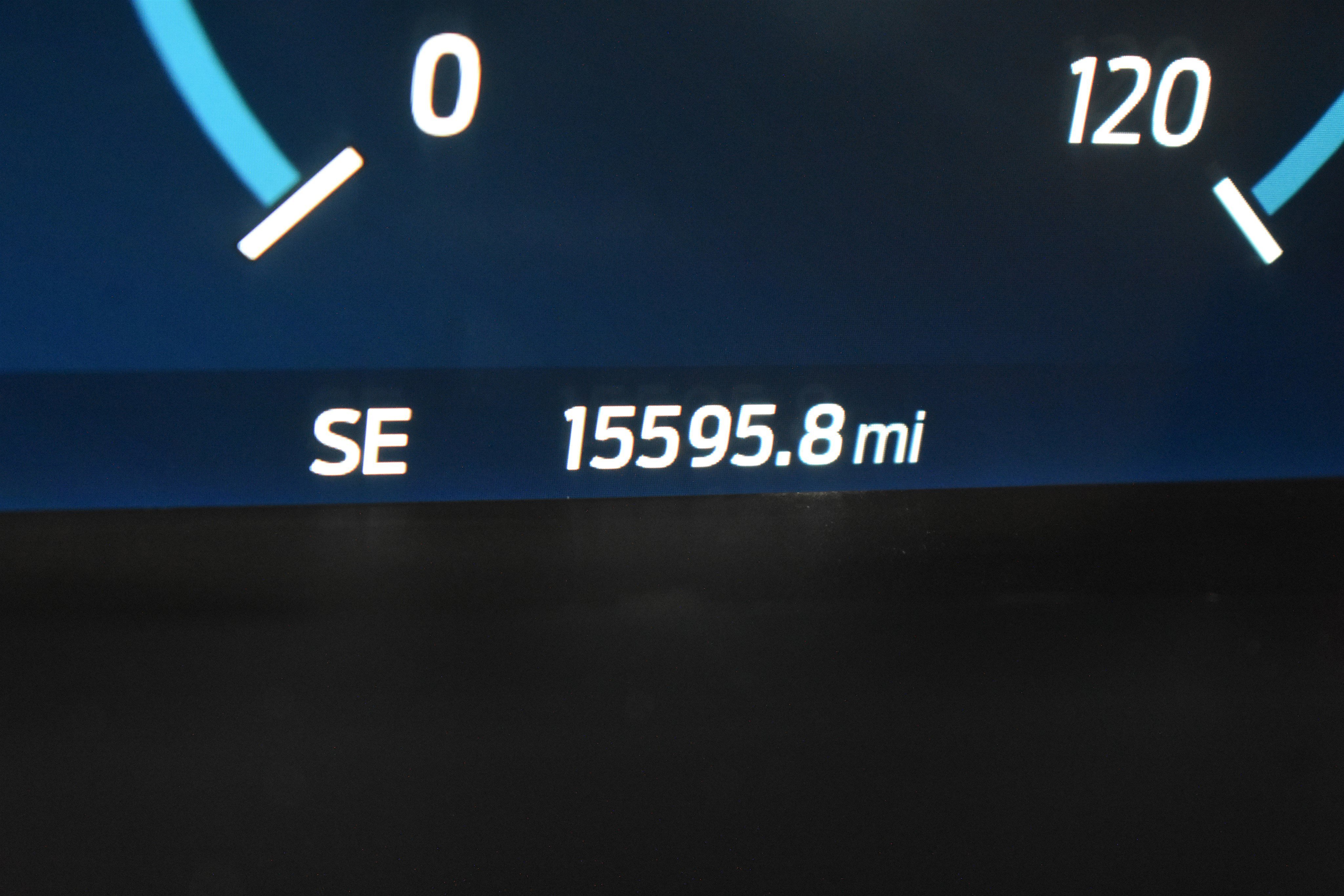 Used 2022  Ford LARIAT image 22