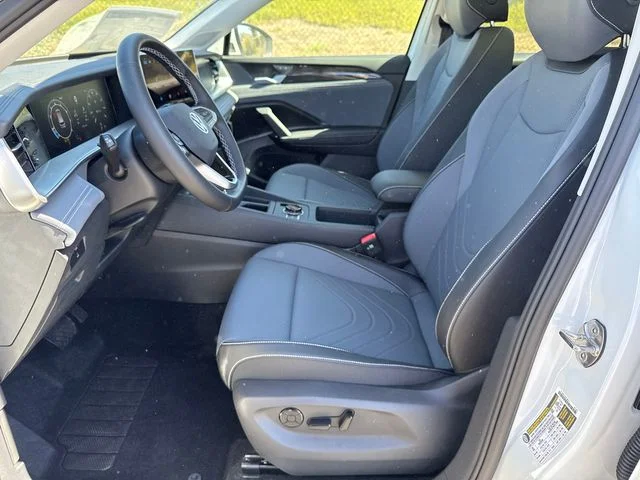 New 2026 Pure White Volkswagen 2.0T SE image 32