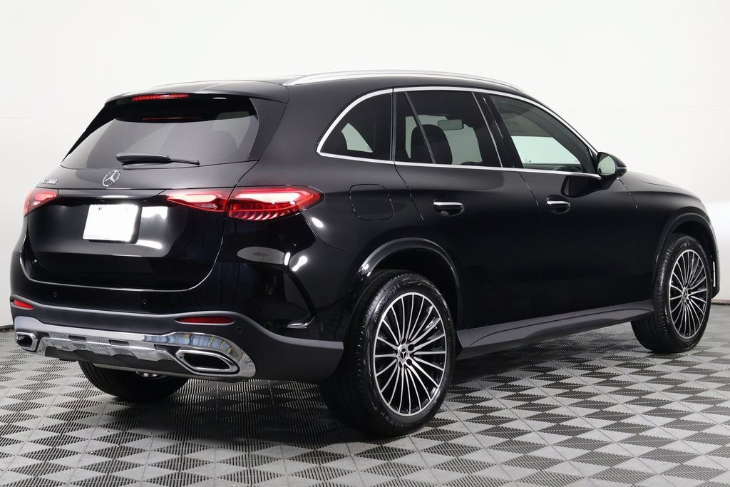 New 2026 Black Mercedes-Benz GLC 300 image 12