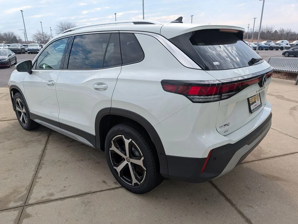 New 2026 White/off-white Volkswagen 2.0T SE image 6