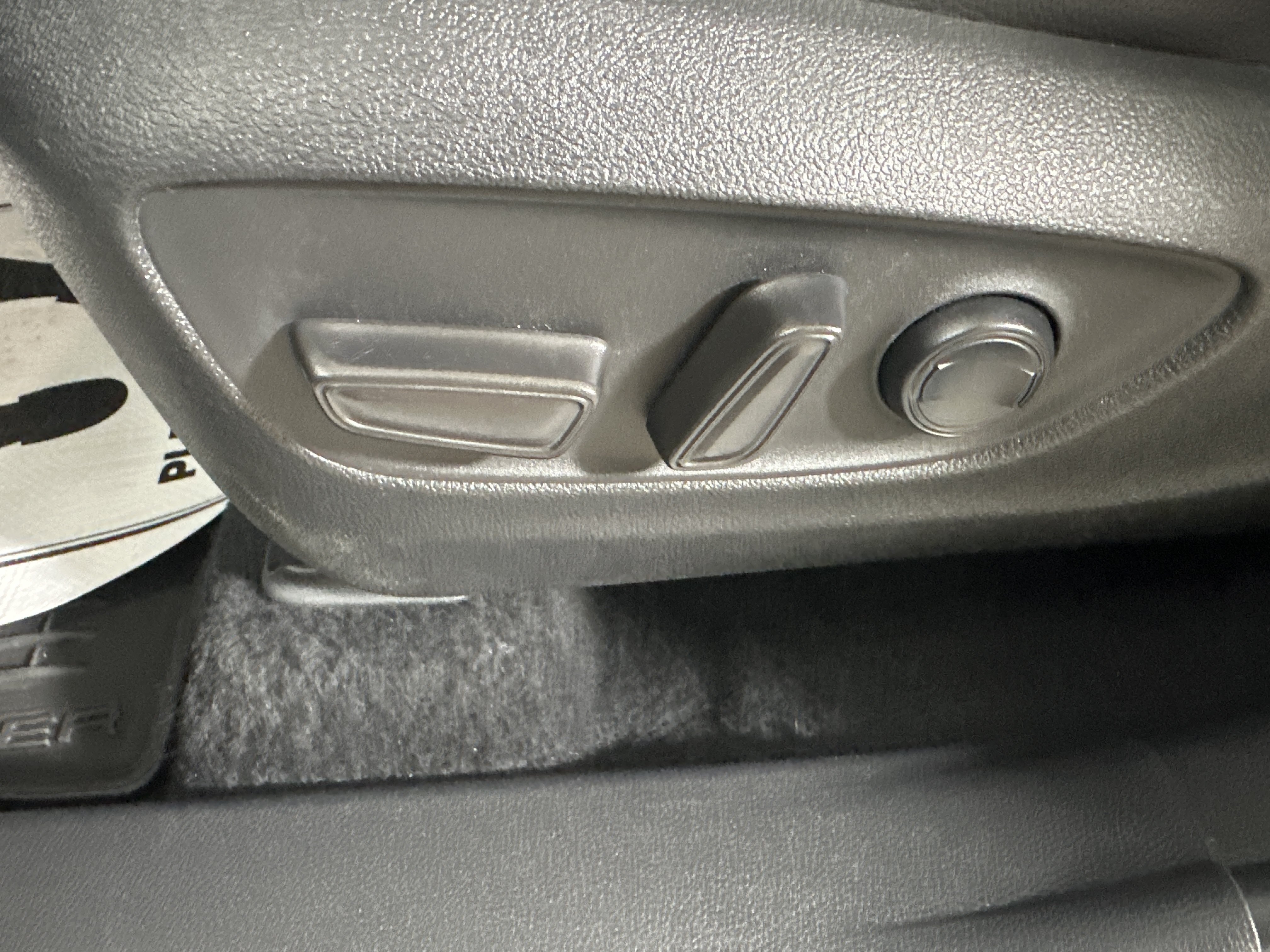 Used 2022 White Toyota XSE image 10
