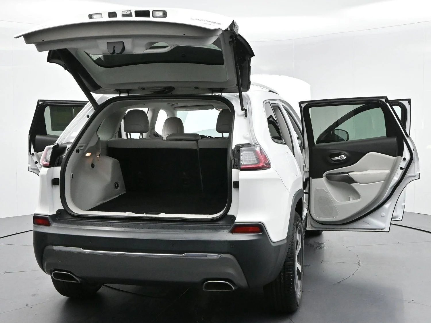 Used 2019 Bright White Clearcoat Jeep Limited image 42