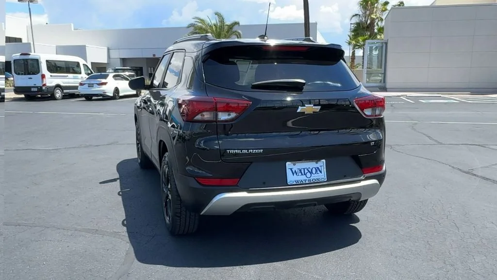 Used 2021 Black Chevrolet LT image 8