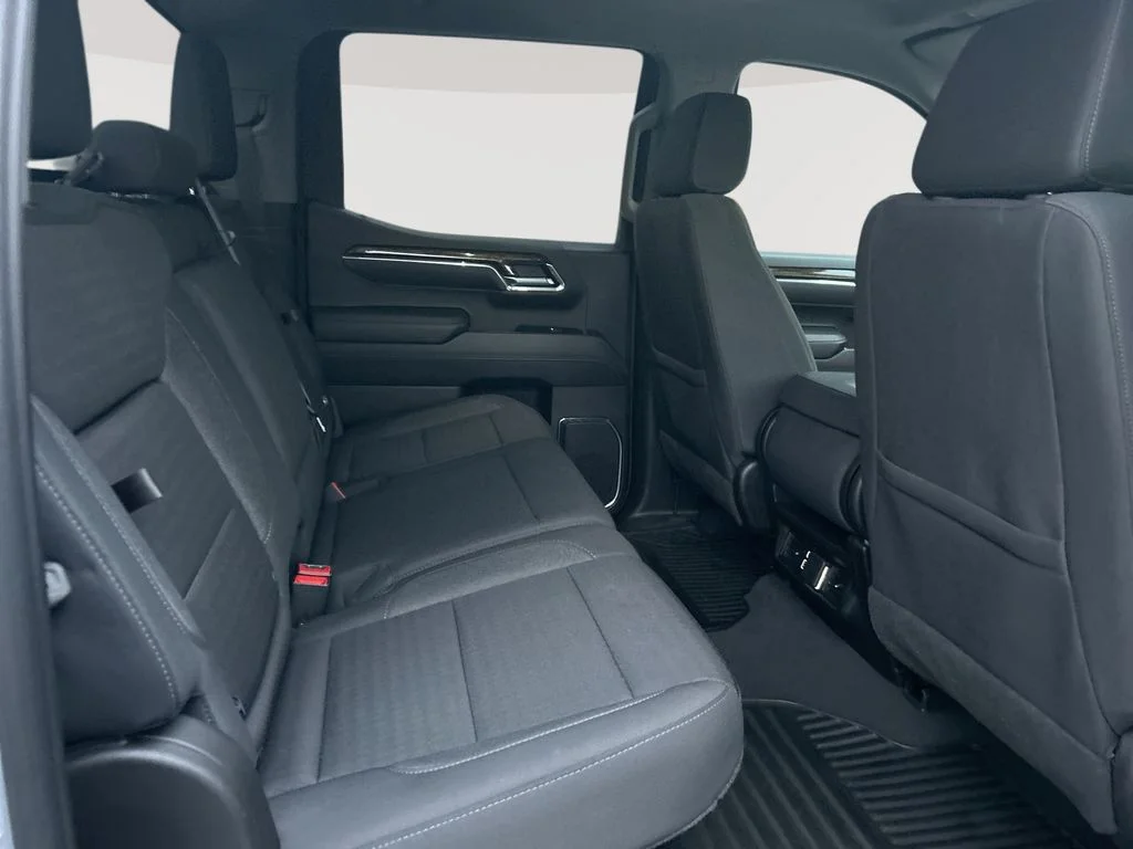 Used 2024 Gray GMC Elevation image 28