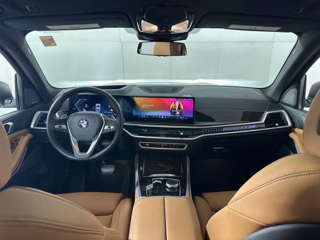 Used 2024 White Metallic BMW xDrive40i image 15