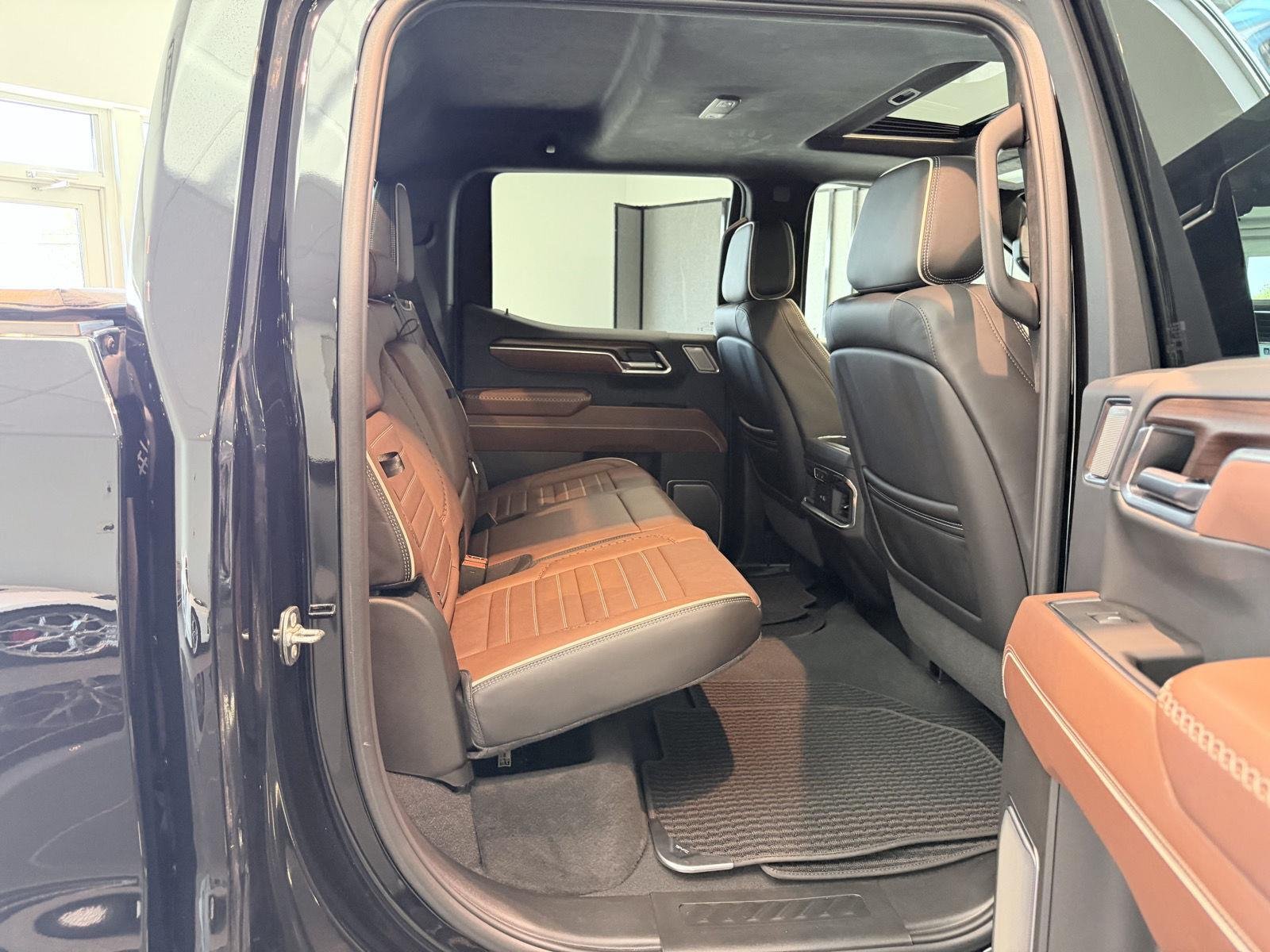 Used 2025 Onyx Black GMC Denali Ultimate image 28