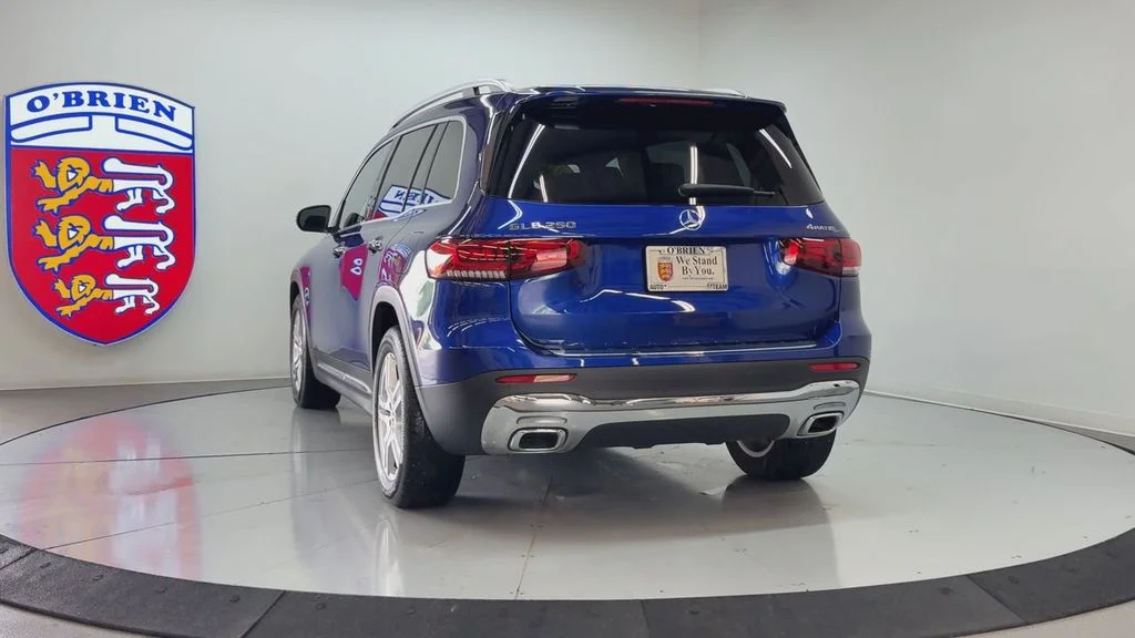 Used 2021  Mercedes-Benz GLB 250 image 6