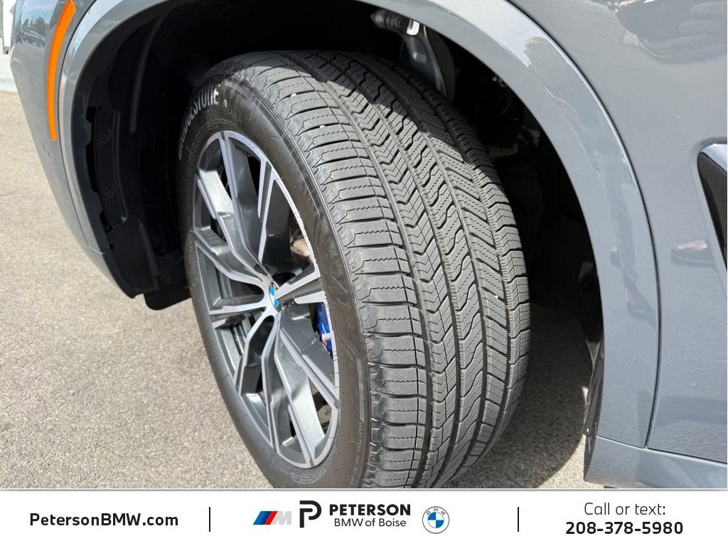 Used 2026 Gray BMW M60i image 39