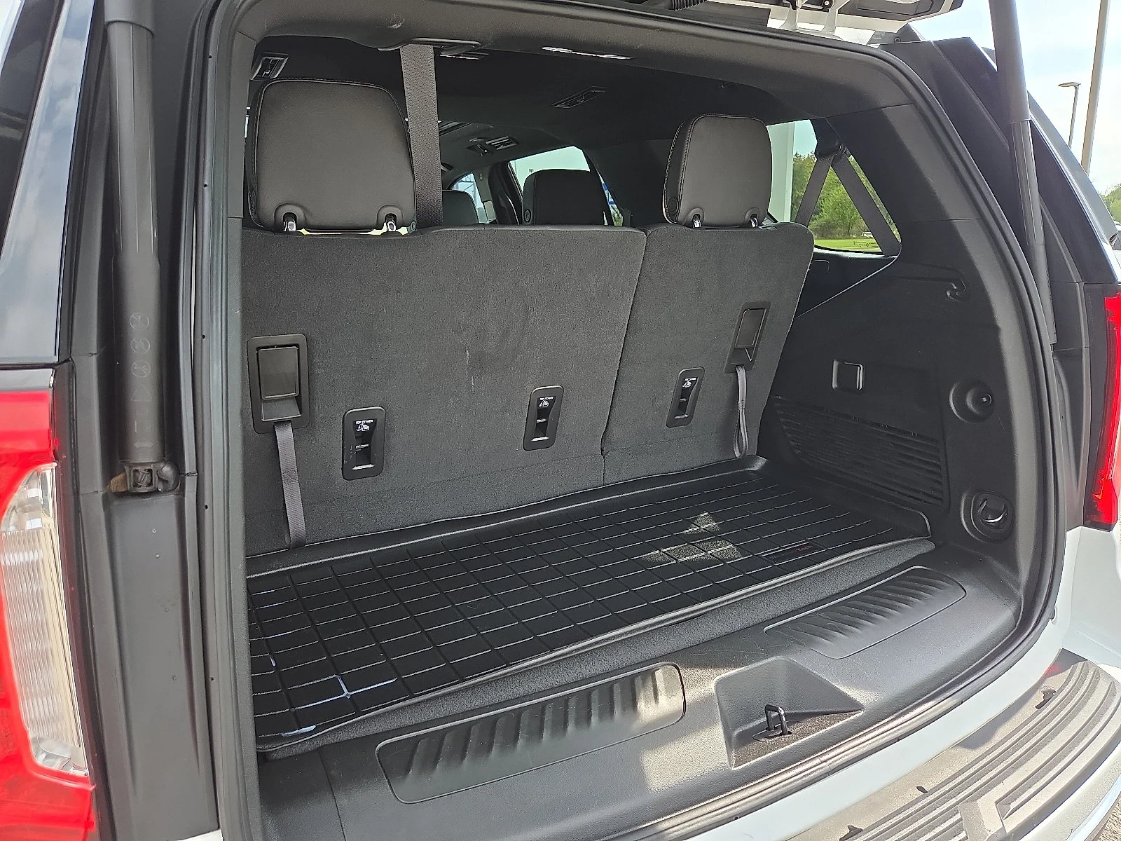 Used 2023 Summit White GMC SLT image 9